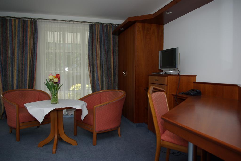 Hotel Alte Bruecke Бад-Хомбург-фор-дер-Хёэ Экстерьер фото